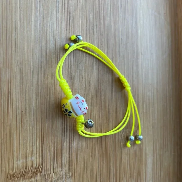Lucky Cat Maneki Neko Charm Solid Yellow String handmade bracelet - Picture 9 of 9
